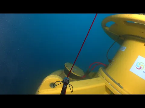 Boxfish ROV operates under current